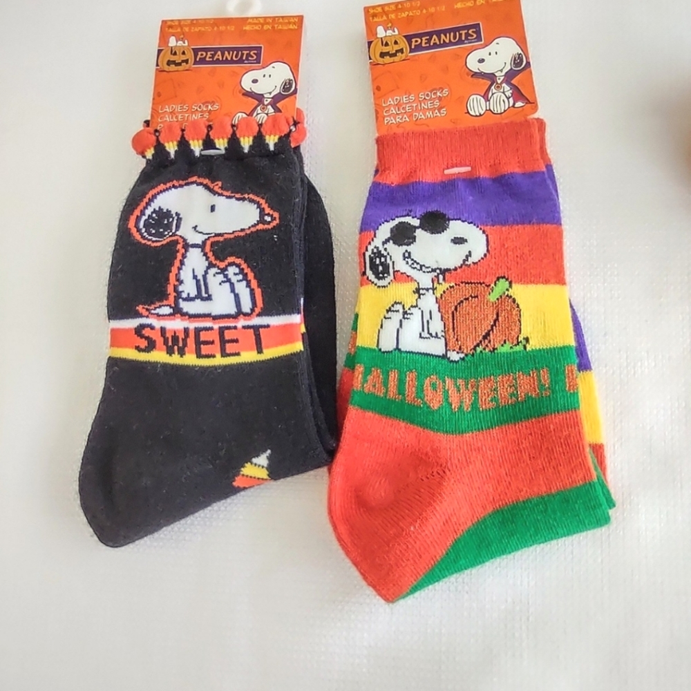 Peanuts Snoopy Halloween Socks - Picture 4 of 5